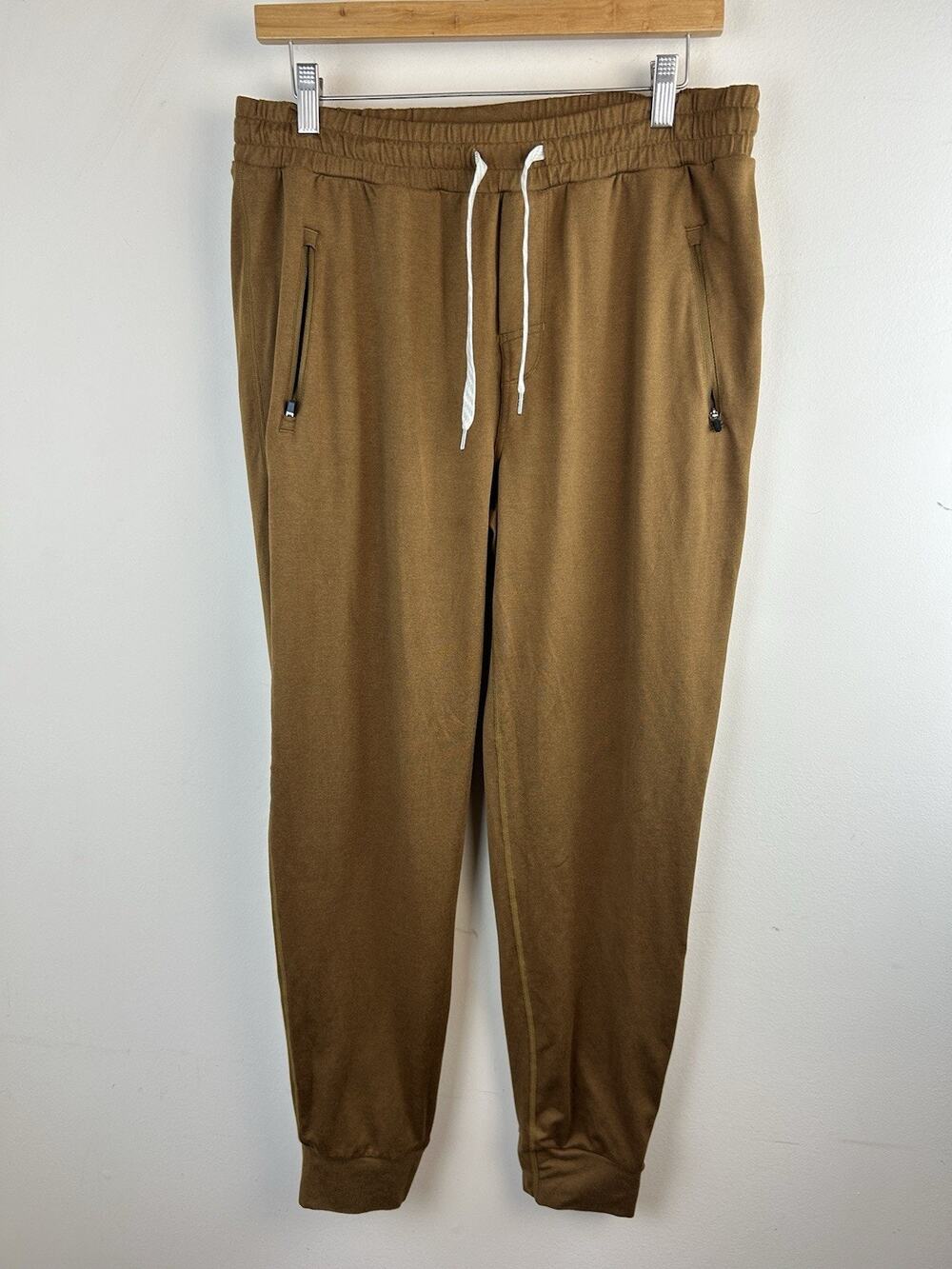 Vuori Pants Men's XL Ponto Tan Performance Pockets Drawstring Athleisure V438